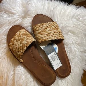 Roxy specialty leather slip on